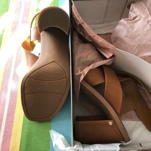 Cache by Franco Sarto